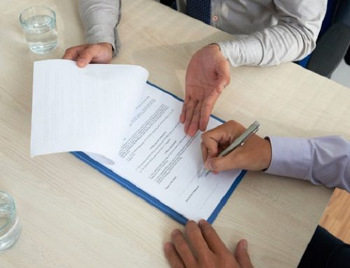 KHI CÔNG CHỨNG HỢP ĐỒNG ỦY QUYỀN, CÓ BẮT BUỘC CÁC BÊN TRONG HỢP ĐỒNG PHẢI CÙNG CÓ MẶT ĐỂ LẬP KHÔNG?